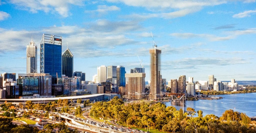 découvrez les principales villes australiennes, leurs attraits culturels, touristiques et économiques, pour mieux planifier votre voyage ou en savoir plus sur l'australie urbaine.