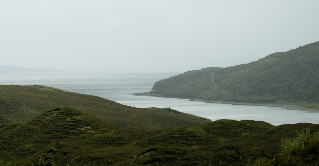 découvrez toutes les informations essentielles pour accéder facilement à skye island, y compris les moyens de transport, les itinéraires recommandés et les conseils pratiques pour votre visite.