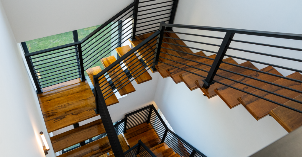 découvrez notre escalier suspendu alliant design moderne et élégance, parfait pour sublimer votre intérieur avec légèreté et originalité.