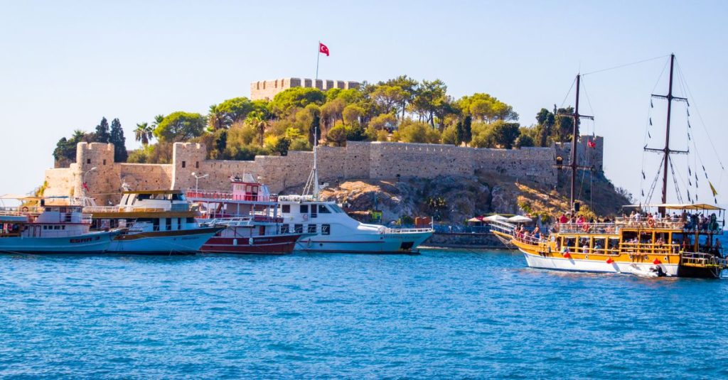 guide de voyage complet pour kusadasi : découvrez les meilleures attractions, conseils pratiques, hébergements et activités pour un séjour inoubliable en turquie.
