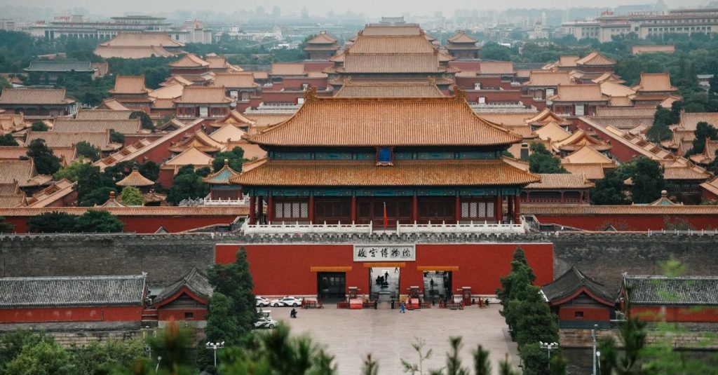 découvrez notre guide de voyage complet en chine pour explorer ses merveilles culturelles, ses paysages impressionnants et ses traditions uniques.
