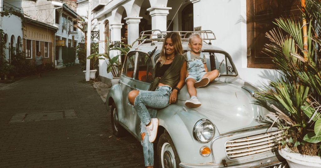 découvrez le sri lanka en famille : des plages paradisiaques, des safaris inoubliables et des aventures culturelles adaptées à tous les âges pour des vacances mémorables.