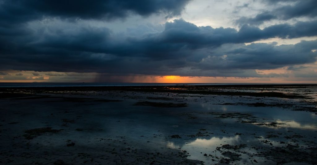découvrez les îles gili, un paradis tropical en indonésie, avec des plages de sable blanc, une eau cristalline et une atmosphère détendue idéale pour la plongée et la détente.