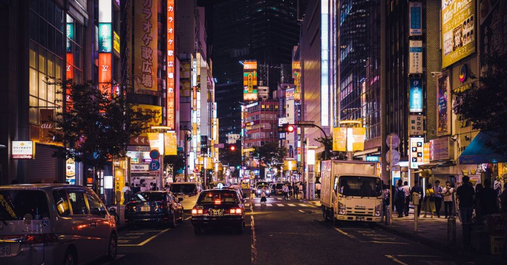 découvrez ginza, le quartier emblématique de tokyo renommé pour son shopping de luxe, ses restaurants raffinés et son ambiance animée.