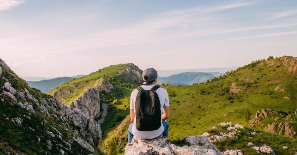 découvrez nos conseils et destinations incontournables pour la randonnée, que vous soyez débutant ou passionné, et profitez pleinement de la nature.