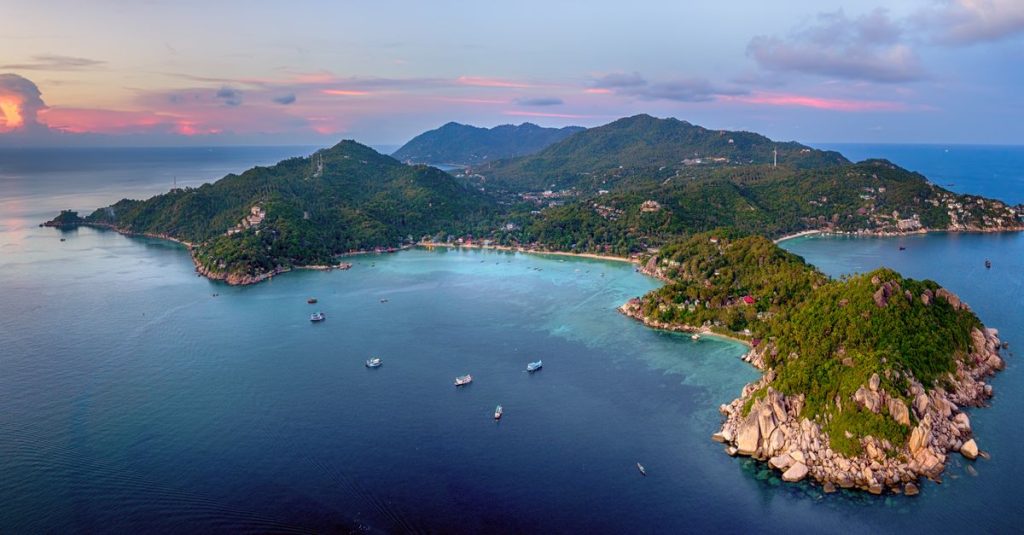découvrez les plus belles plages de koh tao, paradis tropical en thaïlande, réputé pour ses eaux cristallines, ses spots de plongée exceptionnels et son ambiance détendue.