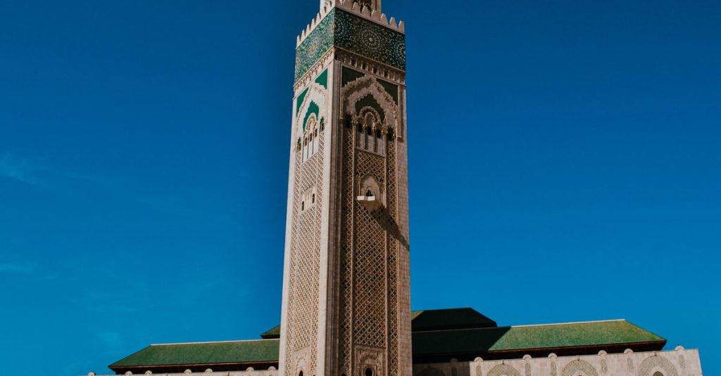 découvrez le maroc, un pays riche en culture, paysages magnifiques et traditions authentiques. partez à l'aventure entre désert, montagnes et villes historiques.