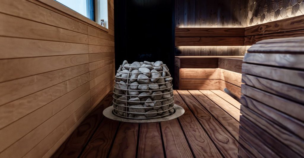 découvrez la tradition finlandaise du sauna nu, une expérience authentique de bien-être et de relaxation au cœur de la culture finlandaise.
