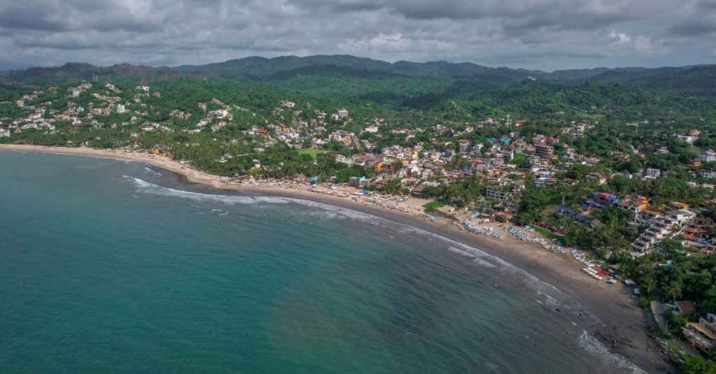 découvrez sayulita, un charmant village côtier mexicain réputé pour ses plages magnifiques, son ambiance bohème et ses activités de surf inoubliables.