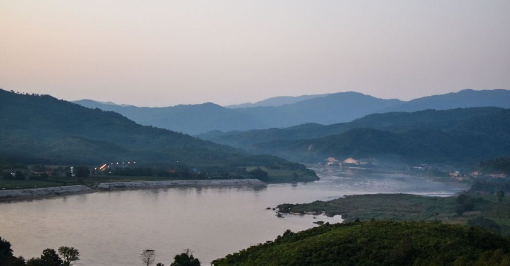 découvrez les pays traversés par le fleuve mékong, leur culture, leur géographie et leur histoire unique au cœur de l'asie du sud-est.
