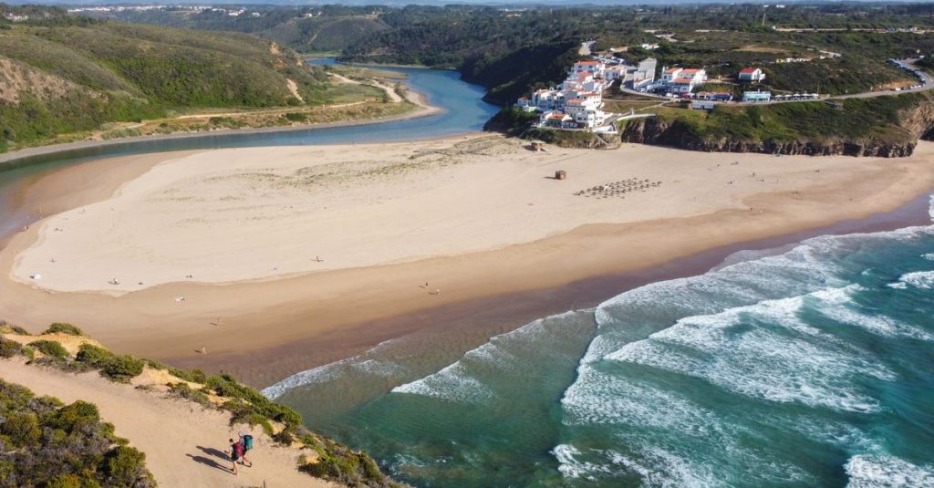découvrez les activités incontournables à odeceixe : randonnées, plages, sports nautiques et visites culturelles pour un séjour inoubliable en algarve.