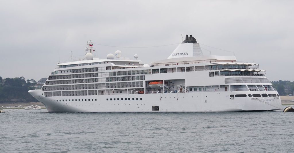découvrez ponant cruises, spécialiste des croisières de luxe alliant élégance française, destinations exclusives et expériences maritimes inoubliables.