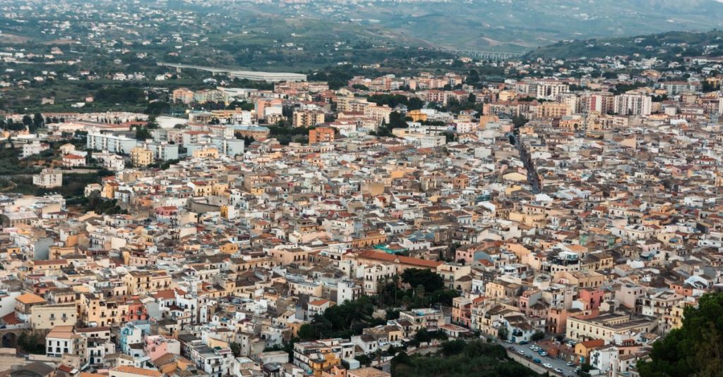 découvrez les charmes du voyage en sicile pendant l'hiver : des paysages doux, une culture riche et des sites historiques incontournables loin de la foule estivale.